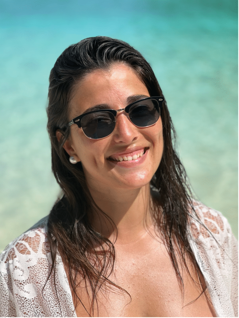 Marina Cano Soriendo